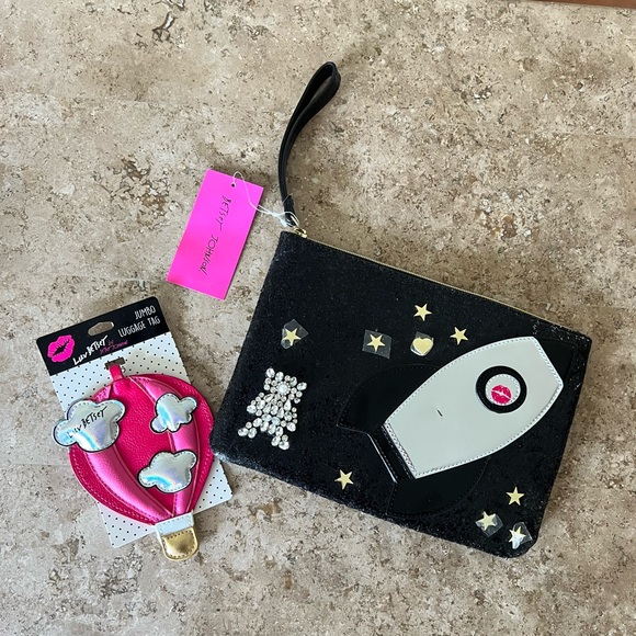 NWT Betsey Johnson Large Travel Wristlet Pouch AND Jumbo Luggage Tag Bundle - Picture 7 of 10